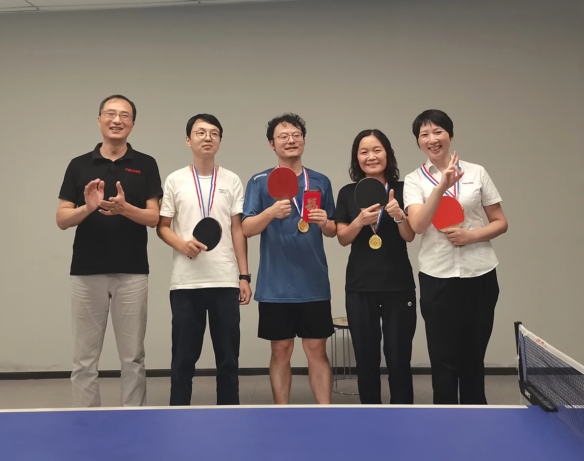 团体冠军 成员应震宇 章益群 王亚珠 袁明.webp